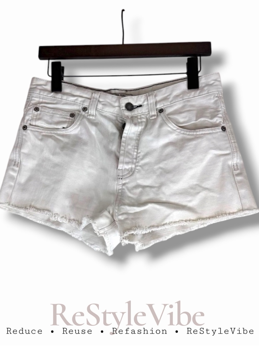 FREE PEOPLE Women’s Size 26 Denim Jean Shorts Button Fly White Cotton High Rise